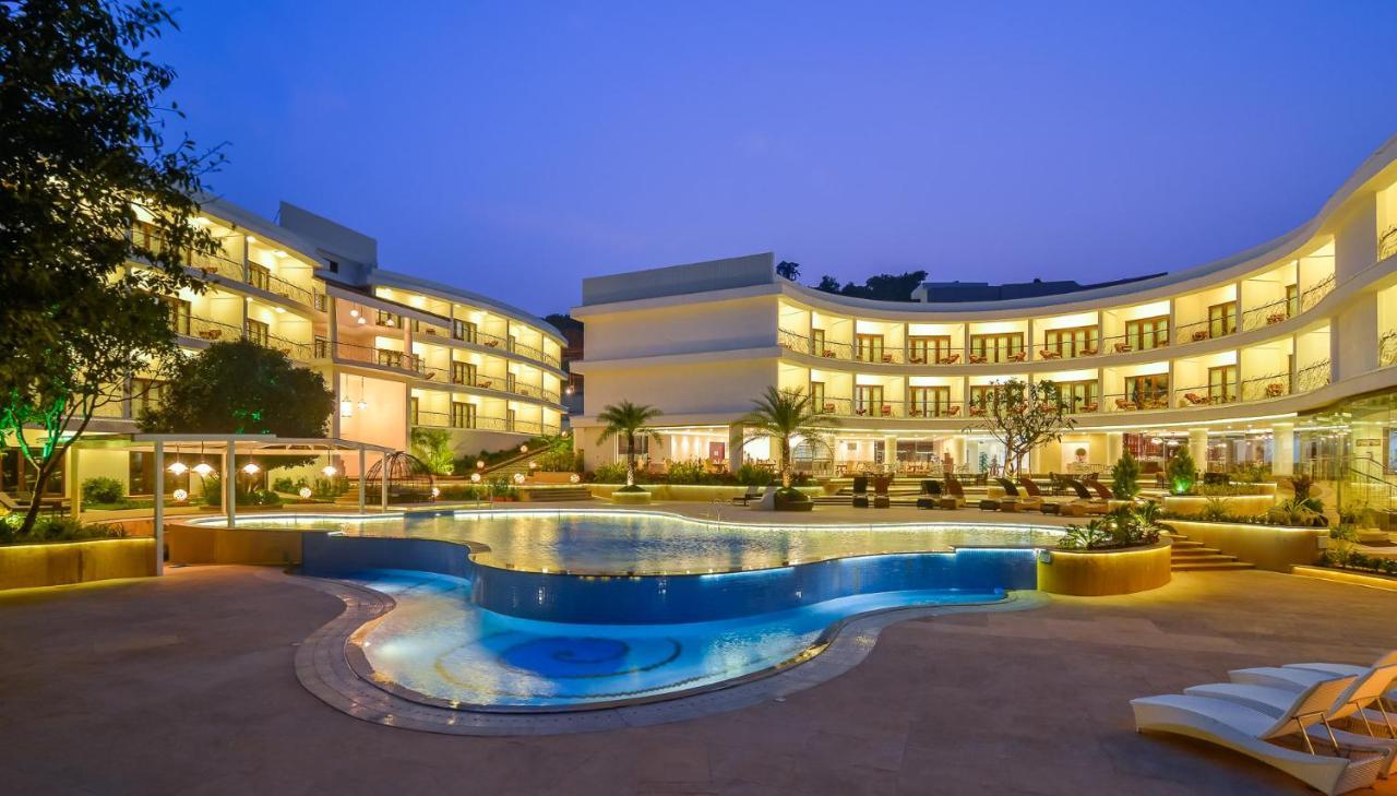 Park Regis Goa Hotel Arpora Exterior photo