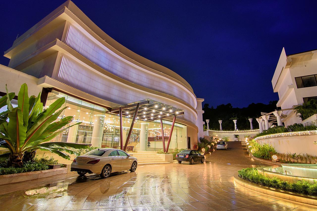 Park Regis Goa Hotel Arpora Exterior photo